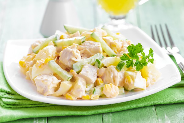 Рецепт 
                Новогодний салат из курицы с кукурузой
            