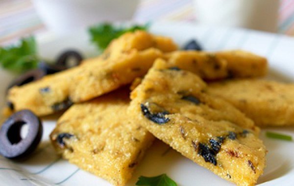 Рецепт 
                Полента с сыром и маслинами
            