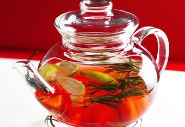 Рецепт 
                Чай с лимоном, розмарином и имбирем
            