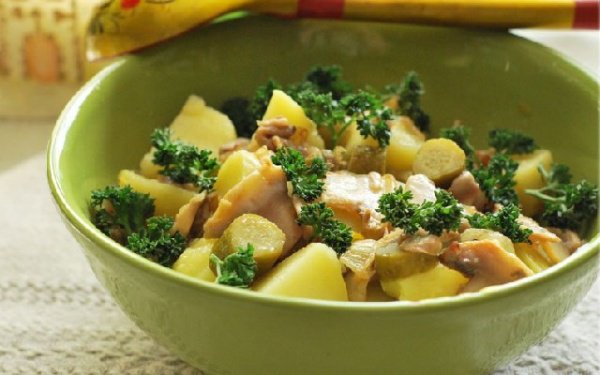 Рецепт 
                Теплый картофельный салат с грибами
            