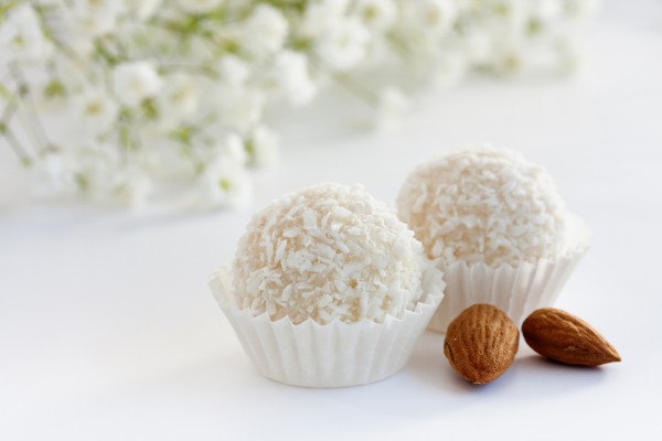 Рецепт 
                Домашние кокосовые конфеты
            