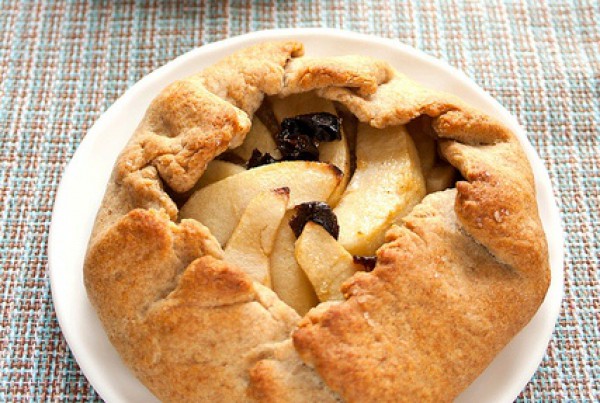 Рецепт 
                Постная галета с яблоками и черносливом
            