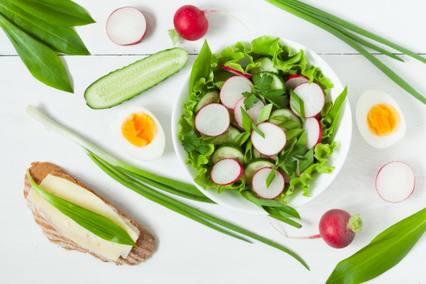 Рецепт 
                Весенний салат из черемши
            