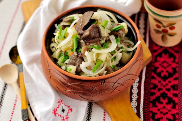 Рецепт 
                Картофельный салат с маринованными грибами
            