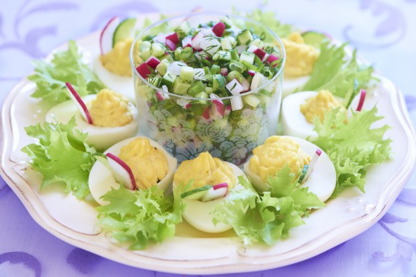 Рецепт 
                Пасхальные рецепты: Весенний салат из редиса и огурцов
            