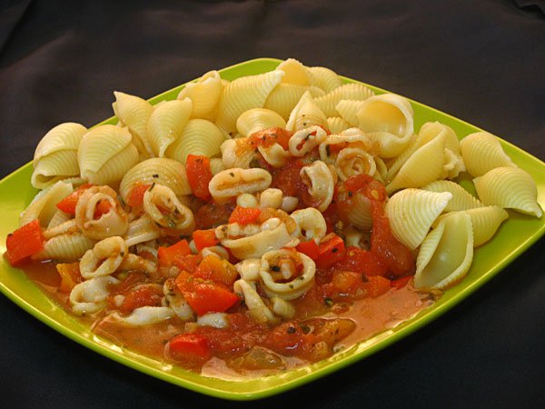 Рецепт 
                Паста с кальмарами и томатным соусом
            