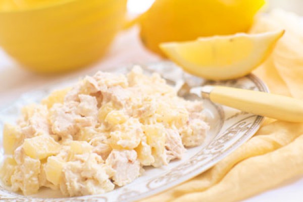 Рецепт 
                Салат из курицы, ананасов и сыра
            