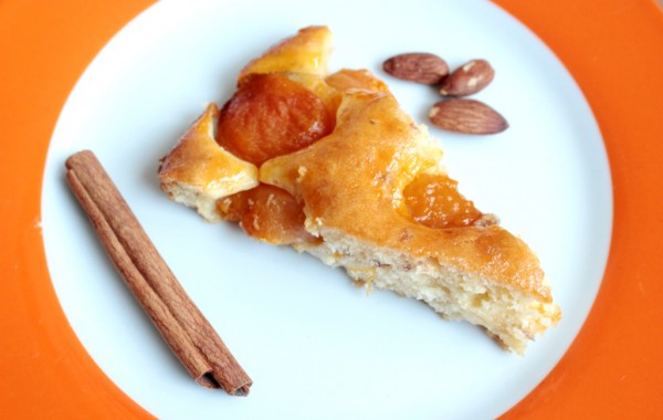 Рецепт 
                Пирог с консервированными абрикосами
            