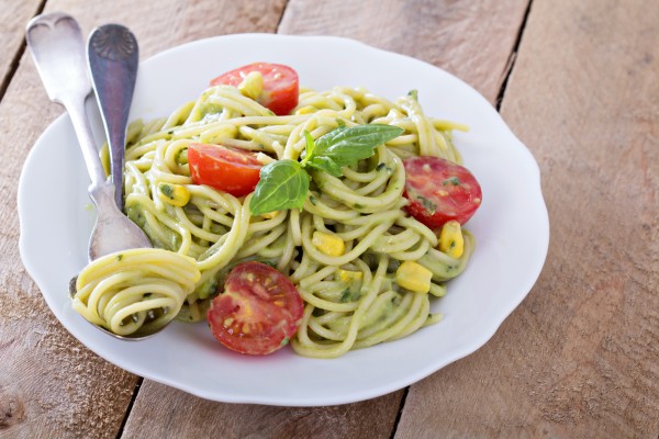 Рецепт 
                Спагетти с помидорами и соусом песто
            