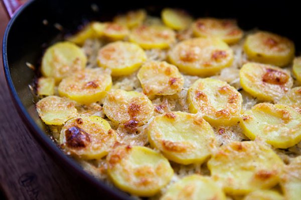 Рецепт 
                Картофельный гратен с луком
            