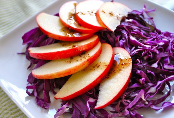 Рецепт 
                Постный салат из краснокочанной капусты с яблоком и орехами
            