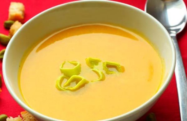 Рецепт 
                Тыквенный суп с гренками и тыквенными семечками
            