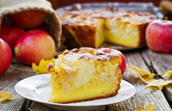 Рецепт 
                Яблочный пирог с ванильно-сметанным кремом
            