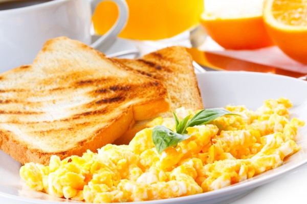 Рецепт 
                Яйца-скрэмбл на завтрак
            