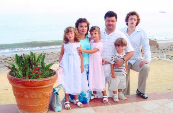 Петр Порошенко с женой Мариной и детьми