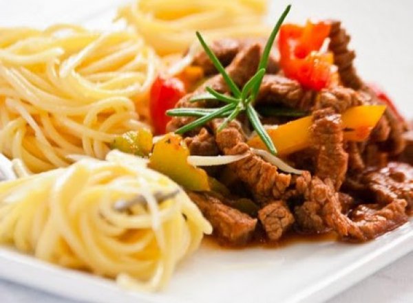 Рецепт 
                Спагетти с говядиной и соусом из паприки
            