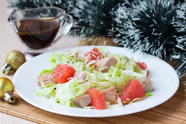 Рецепт 
                Новогодний салат из курицы с грейпфрутом
            