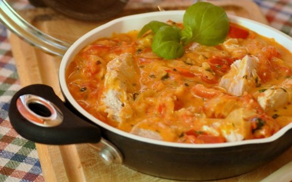 Рецепт 
                Филе кролика в томатно-сливочном соусе
            