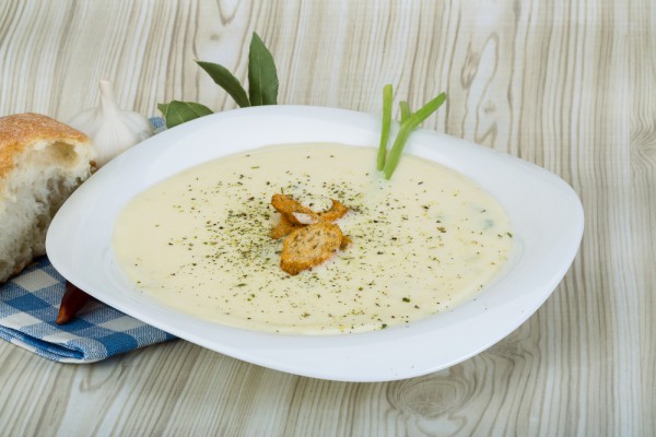 Рецепт 
                Суп-пюре из цветной капусты с овощами и сыром
            