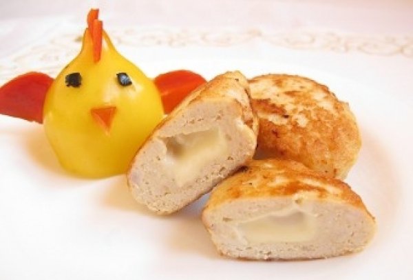 Рецепт 
                Куриные котлеты с плавленым сыром
            