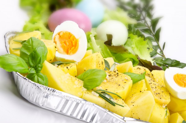 Рецепт 
                Салат из молодого картофеля с зеленью и яйцом
            