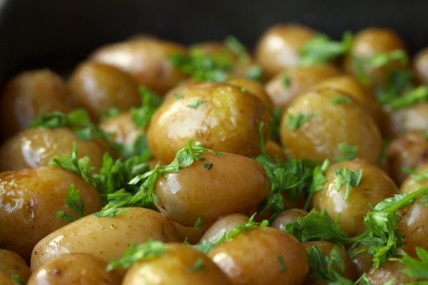 Рецепт 
                Молодой картофель, жареный в кастрюле
            