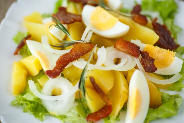 Рецепт 
                Теплый салат из картофеля, яиц и бекона
            