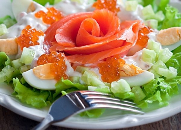 Рецепт 
                Рыбный салат с икрой
            
