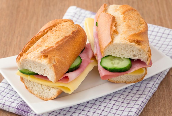 Рецепт 
                Рецепты для пикника: Сэндвичи с ветчиной и сыром
            