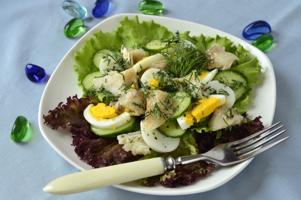 Рецепт 
                Рыбный салат с огурцами
            