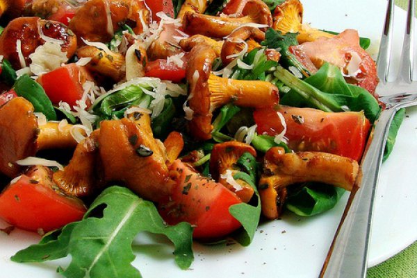 Рецепт 
                Грибной салат с помидорами
            