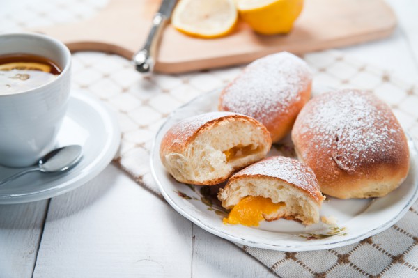 Рецепт 
                Дрожжевые булочки с персиками
            