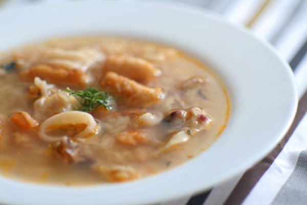 Рецепт 
                Рыбный суп с морепродуктами
            