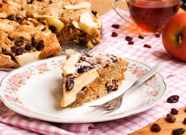 Рецепт 
                Яблочный пирог с изюмом и орехами
            