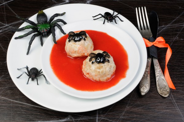 Рецепт 
                Рецепты на Хэллоуин: Мясные шарики Паучки
            