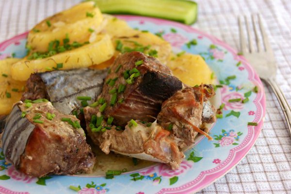 Рецепт 
                Рыба, запеченная с картофелем в рукаве
            