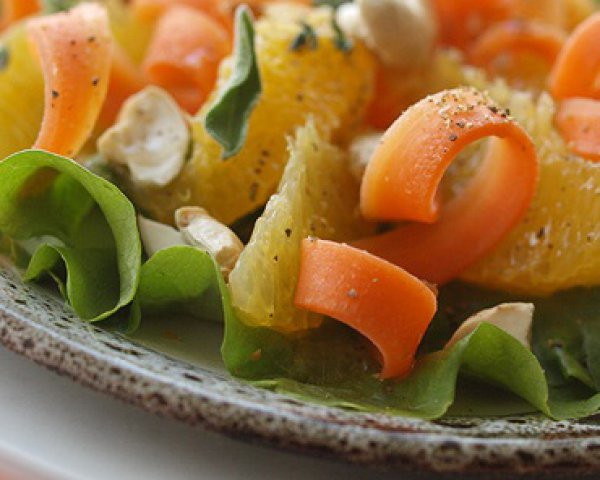 Рецепт 
                Морковный салат с апельсинами и орешками
            