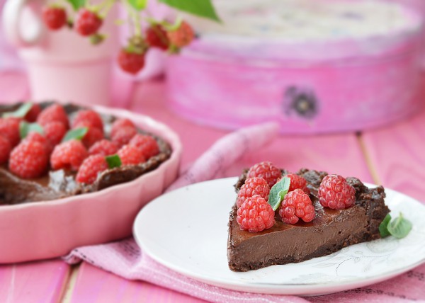 Рецепт 
                Рецепты на 8 марта: Шоколадный пирог с малиной
            
