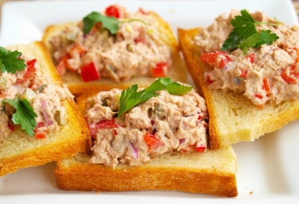Рецепт 
                Салат из тунца с болгарским перцем и кетчупом
            