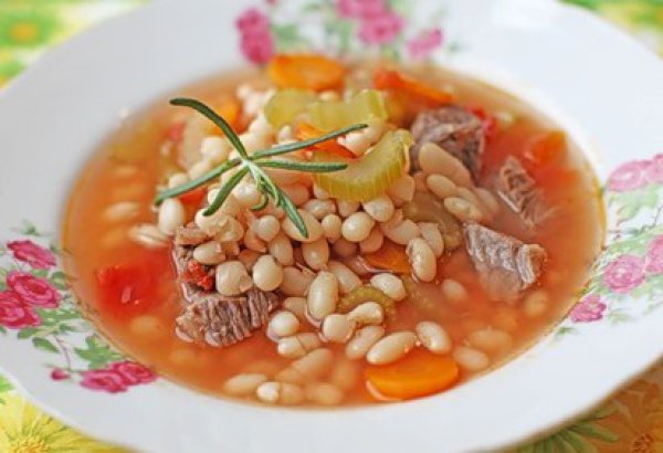 Рецепт 
                Фасолевый суп с помидорами
            