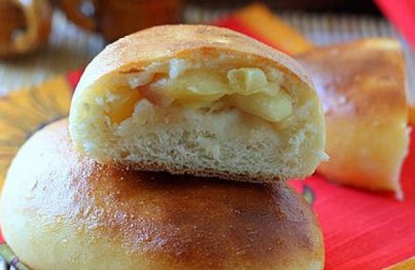 Рецепт 
                Дрожжевые пирожки с яблоками
            