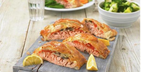 Рецепт 
                Пирог из слоеного теста с лососем
            